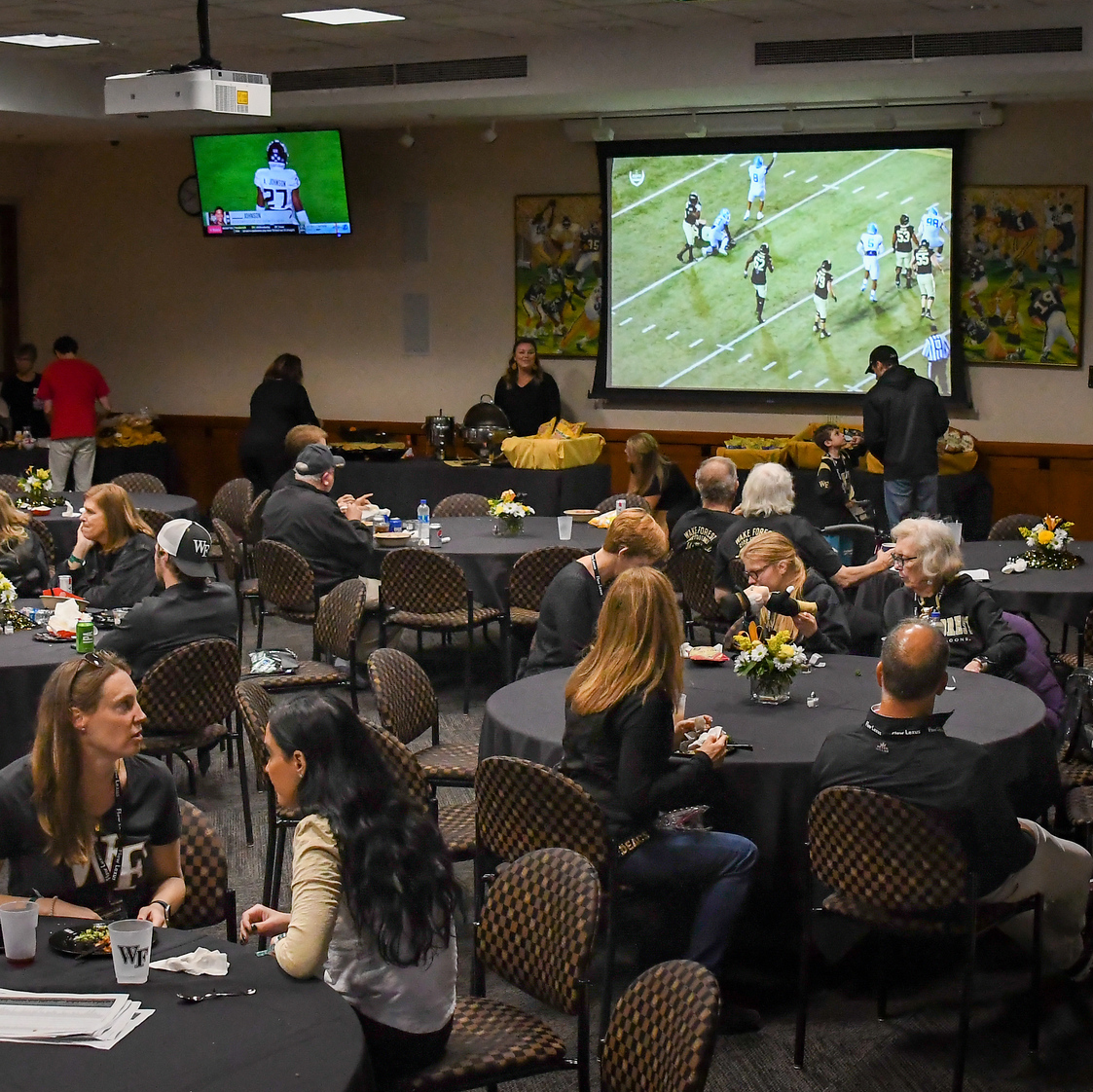 Photo of the Snead Room lounge in the Touchdown Club